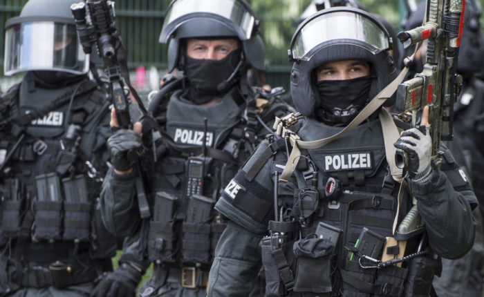 Nemecká polícia, razia