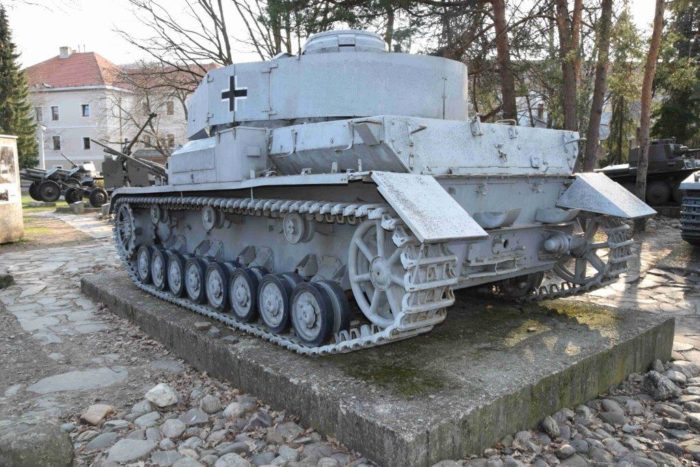 POLÍCIA: Poškodený tank v skanzene