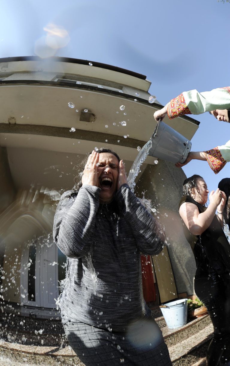 VEĽKÁ NOC: Oblievačka a šibačka