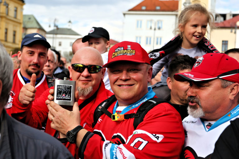 Oslava hokejového titulu v Banskej Bystrici