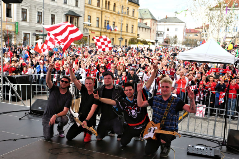 Oslava hokejového titulu v Banskej Bystrici
