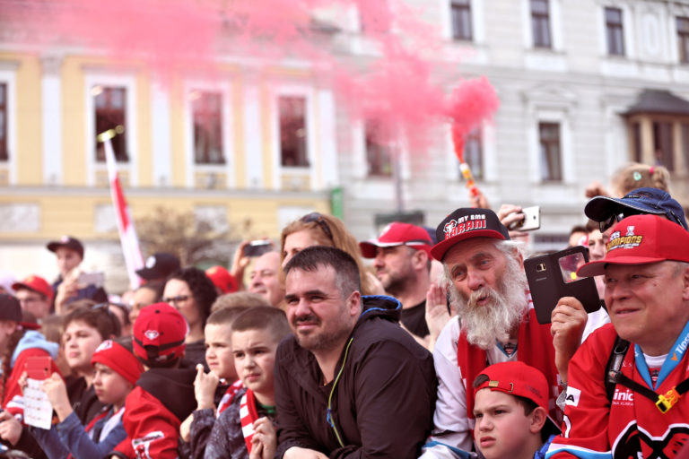 Oslava hokejového titulu v Banskej Bystrici