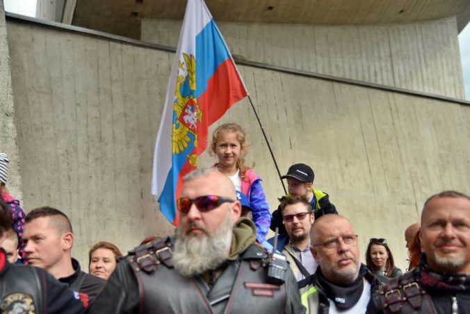 PROTEST: Nočné mačiatka proti Nočným vlkom