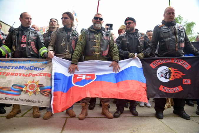 PROTEST: Nočné mačiatka proti Nočným vlkom