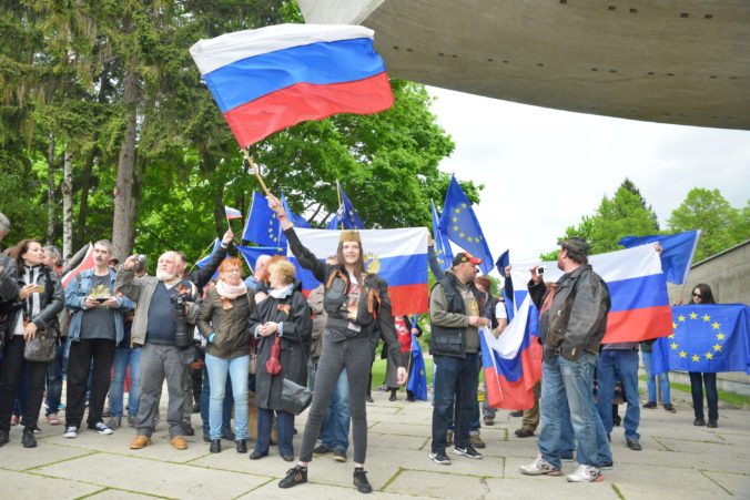 PROTEST: Nočné mačiatka proti Nočným vlkom