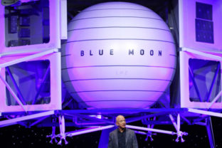 Jeff Bezos, Blue Moon