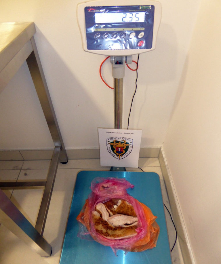 colníci, letisko Bratislava, mäso