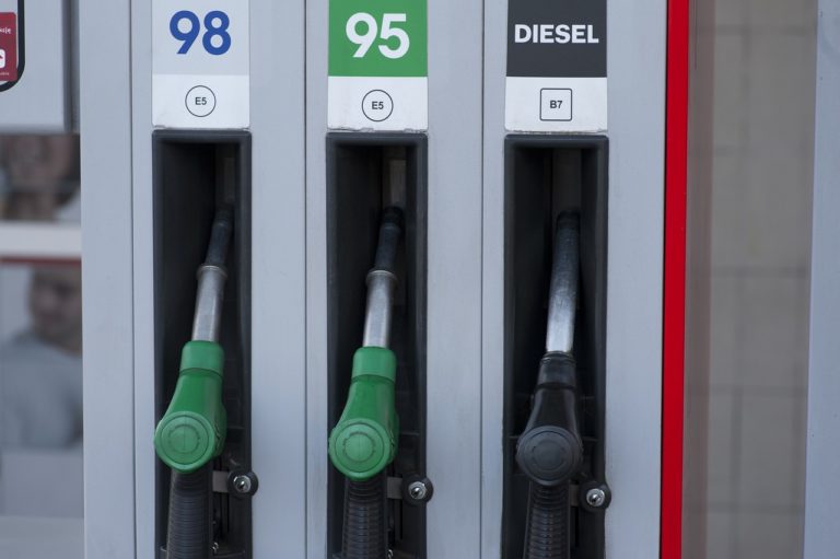 Pumpa čerpacia stanica benzín nafta tankovanie