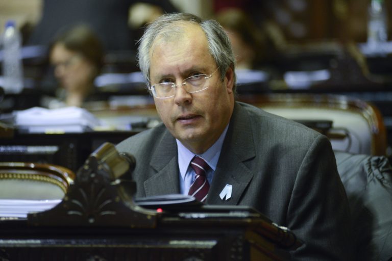 Héctor Olivares