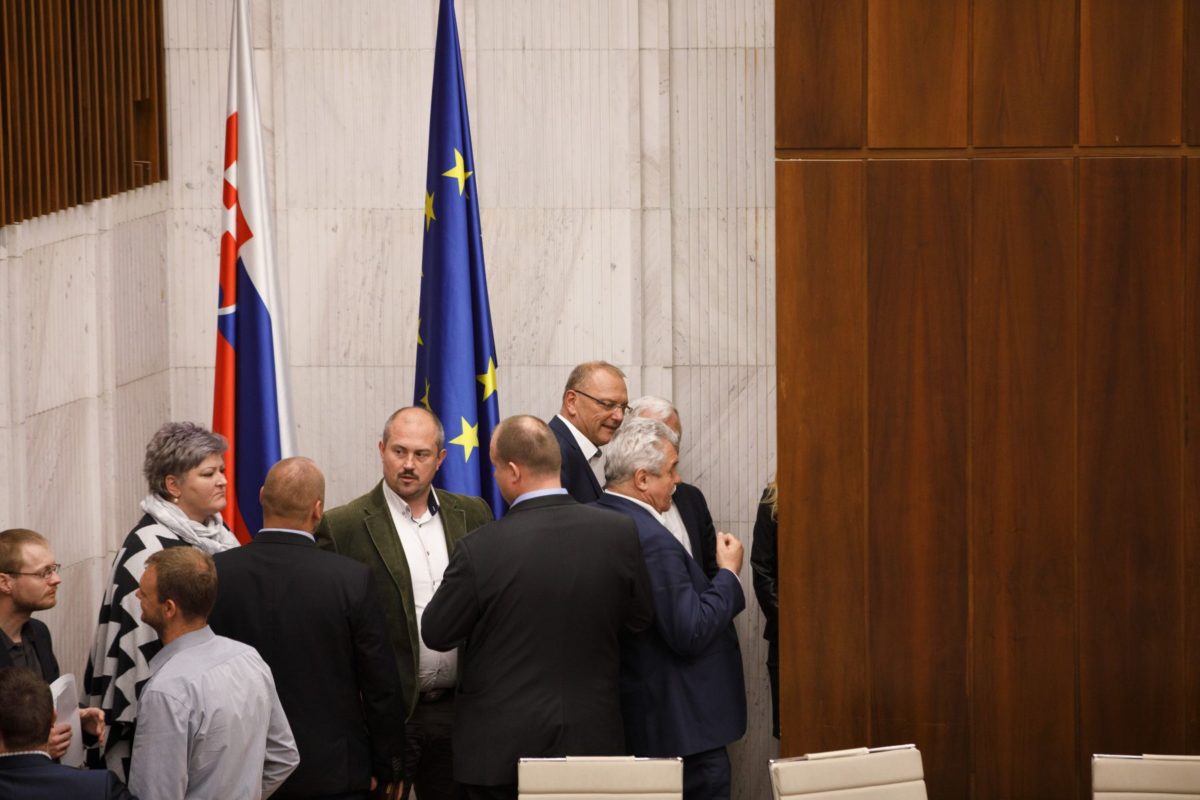 Voľba kandidátov na ústavných sudcov
