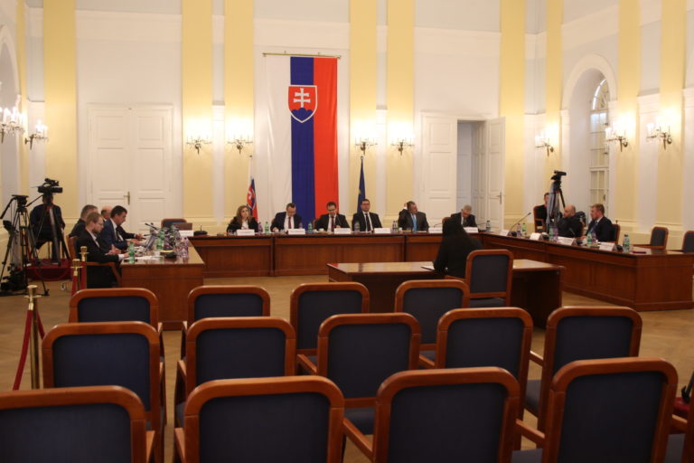 ÚSTAVNÝ SÚD: Tretie kolo vypočutia kandidátov