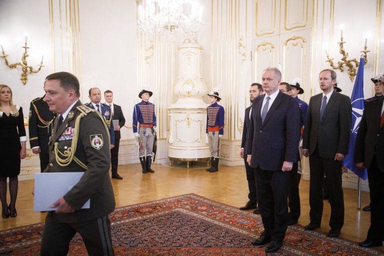 PREZIDENT: Vymenoval generálov Ozbrojených síl SR