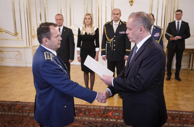 PREZIDENT: Vymenoval generálov Ozbrojených síl SR