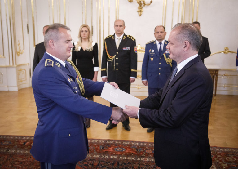 PREZIDENT: Vymenoval generálov Ozbrojených síl SR