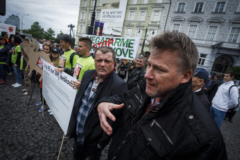 PROTEST: Proti Farme oípaných Palárikovo