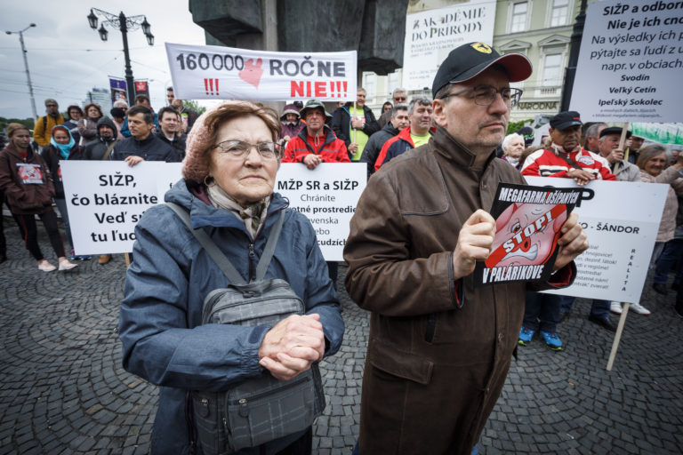 PROTEST: Proti Farme oípaných Palárikovo