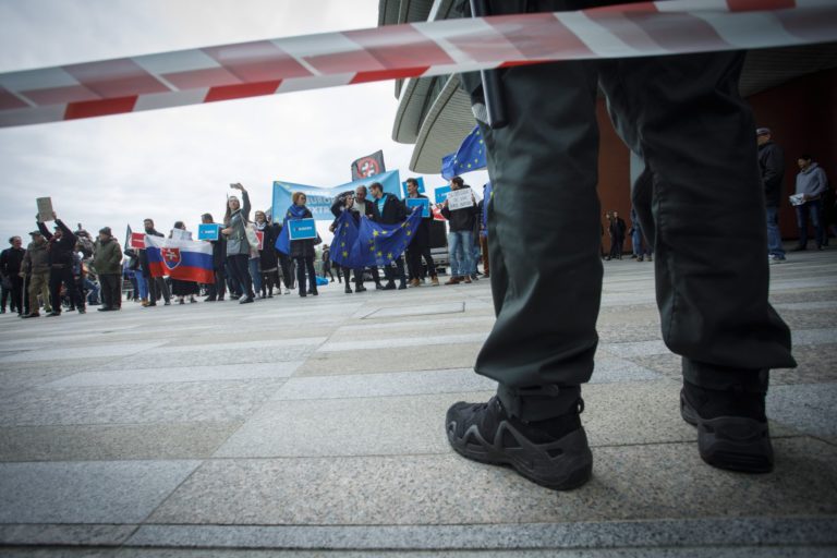Protest Antifašizmus neprehlušíš / Solidarita je viac než národ