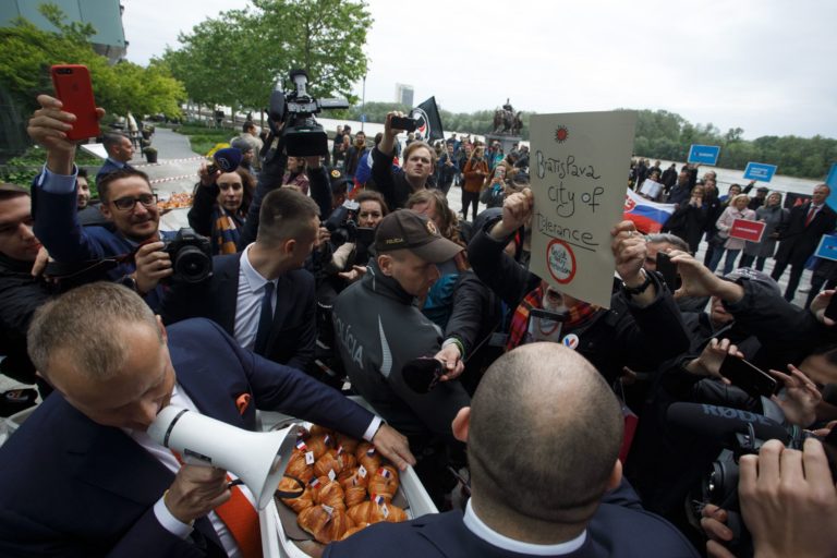 Protest Antifašizmus neprehlušíš / Solidarita je viac než národ