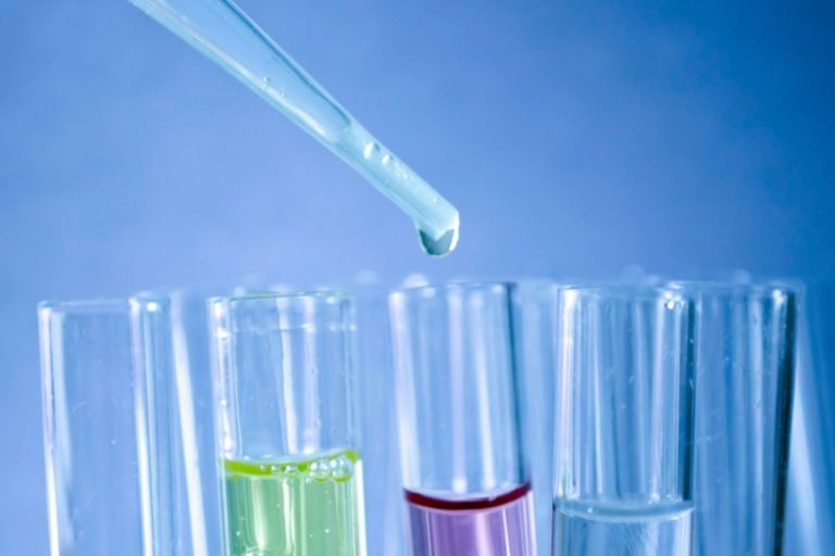 Laboratorium_skumavky.jpg