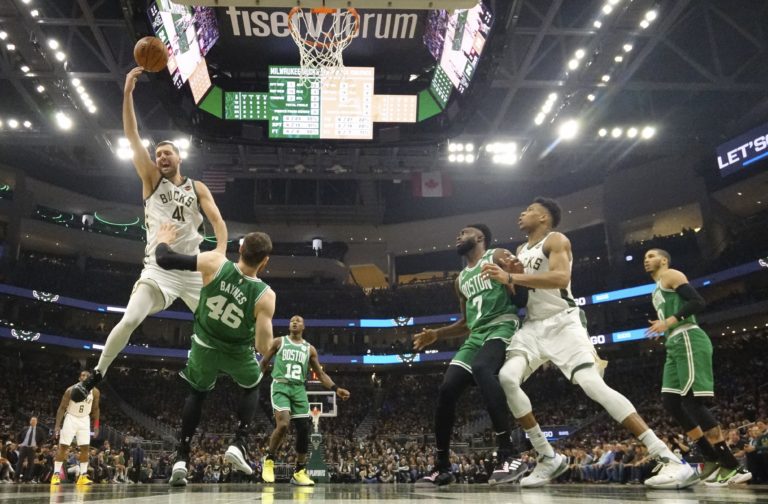 Nikola Mirotič, play-off NBA, Milwaukee Bucks