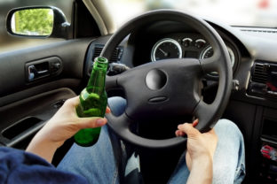 opitý vodič, alkohol za volantom
