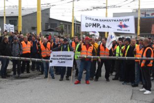 PROTEST: Zamestnancov Dopravného podniku v Preove
