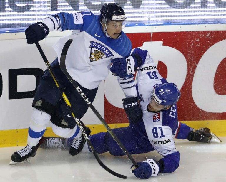 Erik Černák, Juho Lammikko