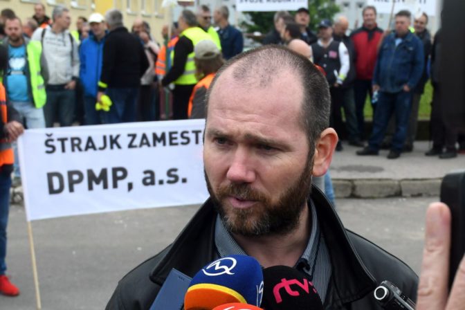 PROTEST: Zamestnancov Dopravného podniku v Preove