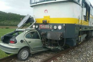 Dopravná nehoda, zrážka auta s vlakom