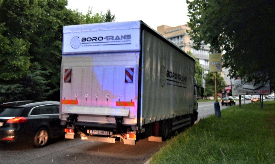 POLÍCIA: Opitý kamionista spôsobil nehodu