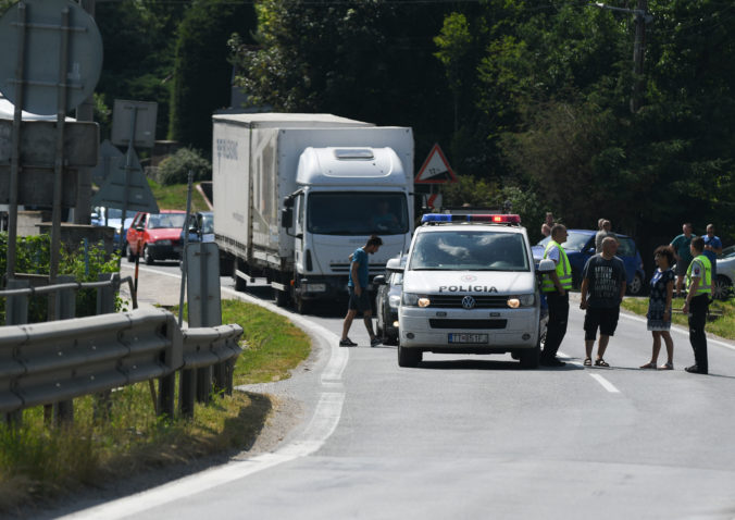 PROTEST: Za výstavbu cestného obchvatu v Jablonici