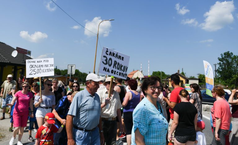 PROTEST: Za výstavbu cestného obchvatu v Jablonici