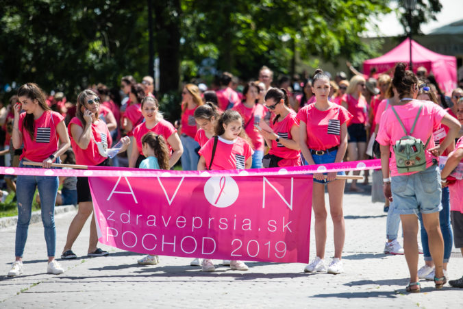 BRATISLAVA: Avon Pochod proti rakovine prsníka