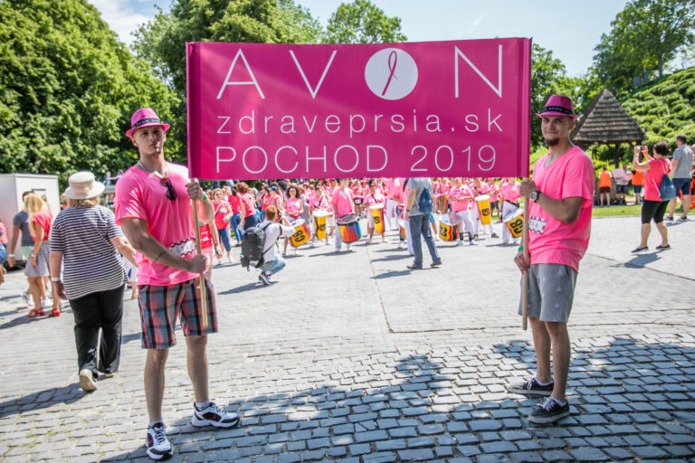 BRATISLAVA: Avon Pochod proti rakovine prsníka