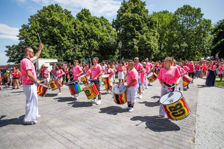 BRATISLAVA: Avon Pochod proti rakovine prsníka