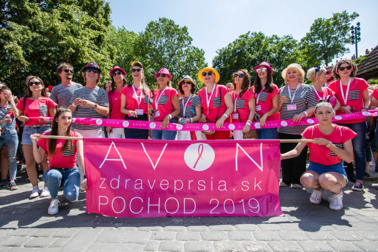 BRATISLAVA: Avon Pochod proti rakovine prsníka