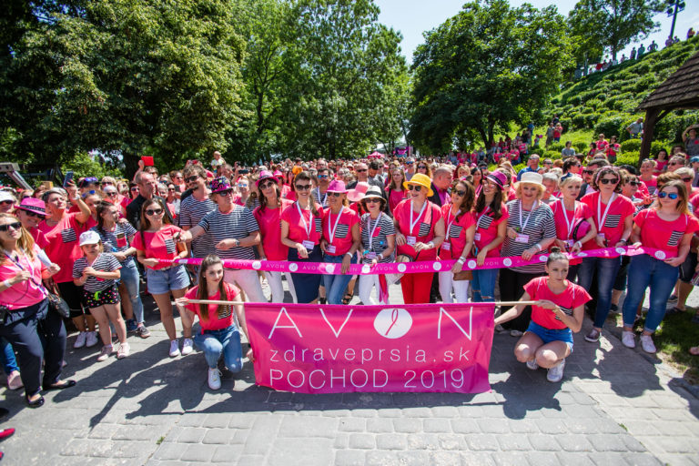 BRATISLAVA: Avon Pochod proti rakovine prsníka