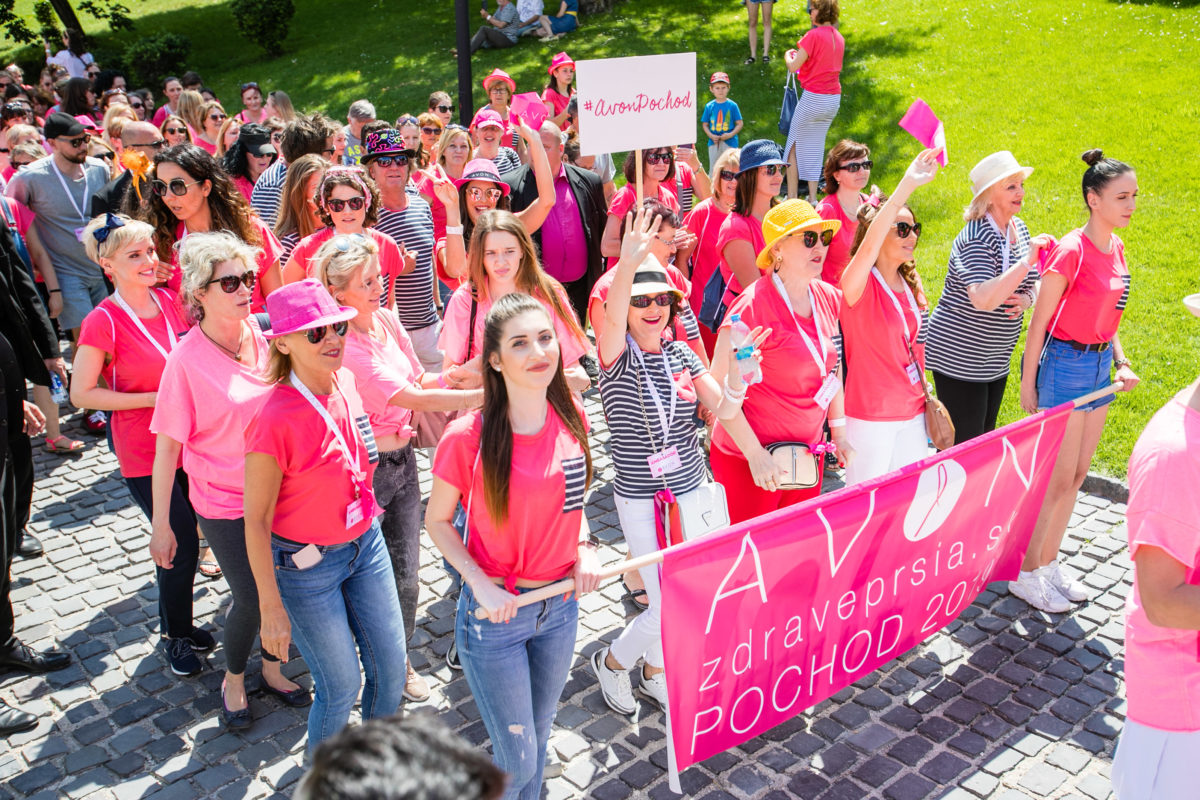BRATISLAVA: Avon Pochod proti rakovine prsníka