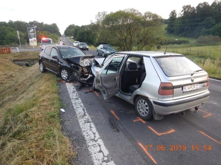 čelná zrážka, Škoda Felicia, Peuguot, Devičie