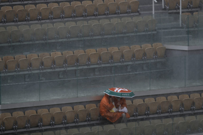 Roland Garros, dážď
