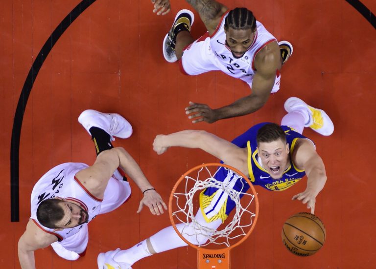 Jonas Jerebko, Marc Gasol, Kawhi Leonard