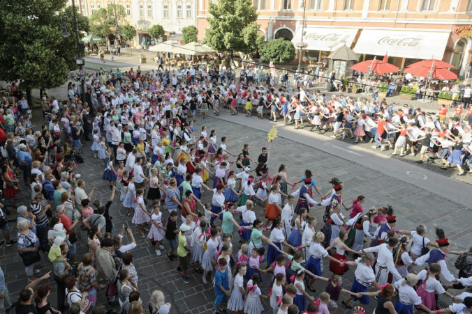 Cassovia Folkfest a rekord v tanci karička