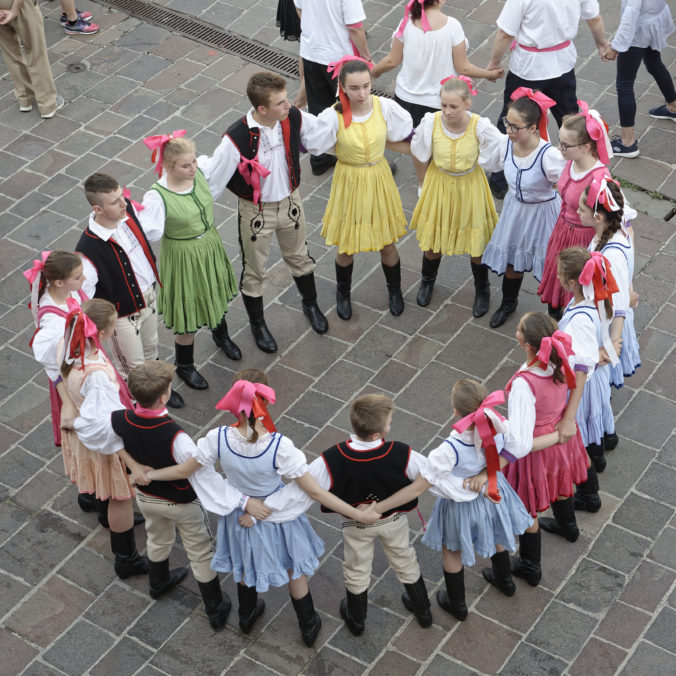 Cassovia Folkfest a rekord v tanci karička