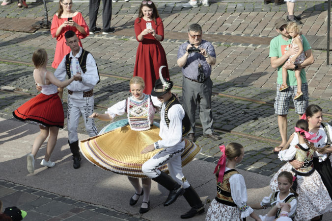 Cassovia Folkfest a rekord v tanci karička
