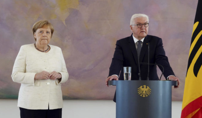 Angela Merkelová, Frank-Walter Steinmeier