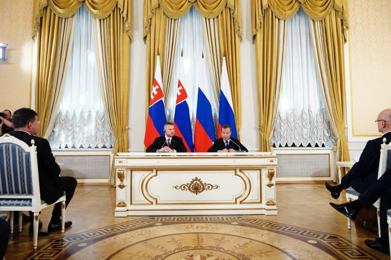 Peter Pellegrini, Dmitrij Medvedev