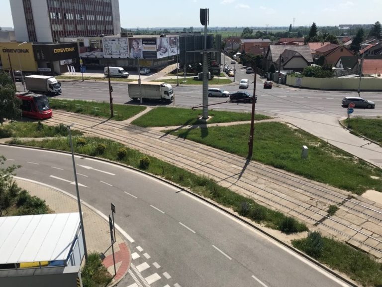 Oprava havarijného stavu koľajiska v Rači sa odsúva na rok 2020