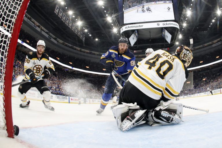 Ryan O'Reilly, Tuukka Rask, finále NHL