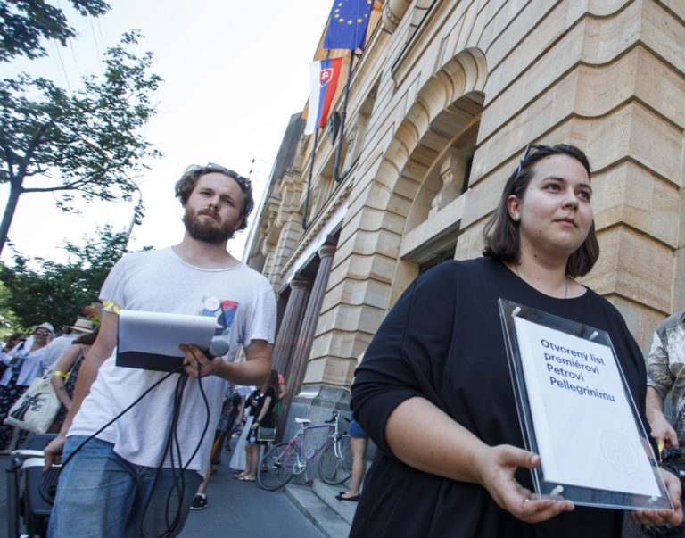 Hnutie Stojíme pri kultúre, list NR SR a premiérovi SR