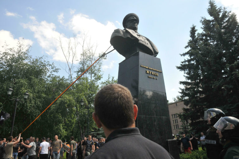 charkov, busta Žukov